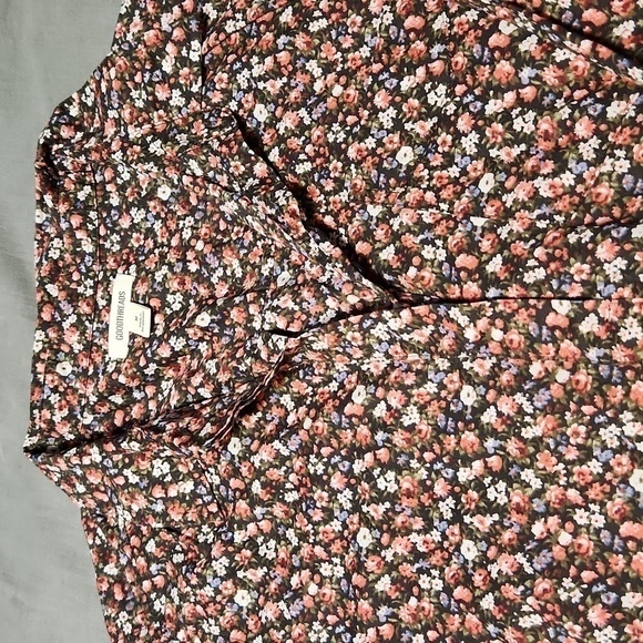 Good threads long top sz. Medium - Picture 2 of 2